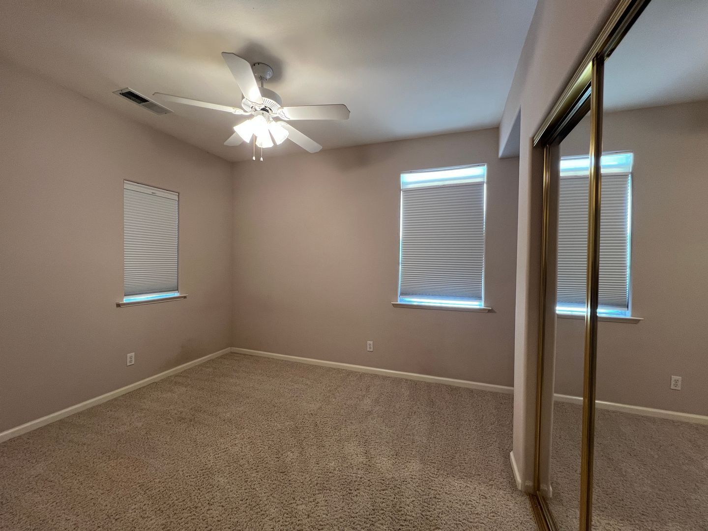 2456 E Marquise Ct - Fresno - California - 3 bed, 2 bath rental property