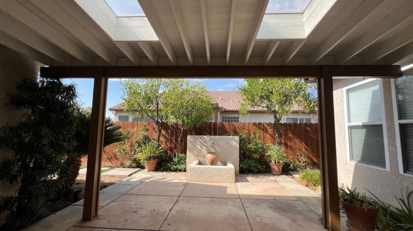 2456 E Marquise Ct - Fresno - California - 3 bed, 2 bath rental property