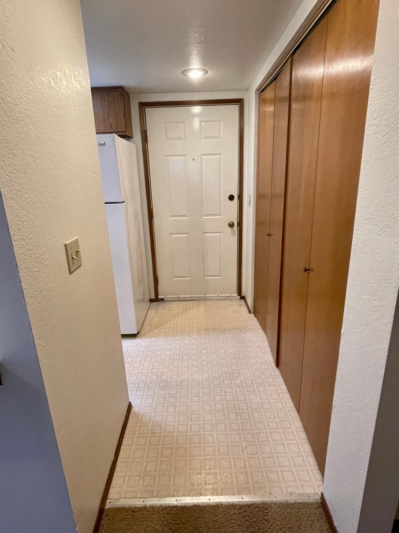 2717 Moore St. - # 2 - Bellingham - Washington - 2 bed, 1 bath rental property