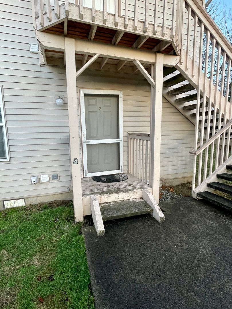 2717 Moore St. - # 2 - Bellingham - Washington - 2 bed, 1 bath rental property
