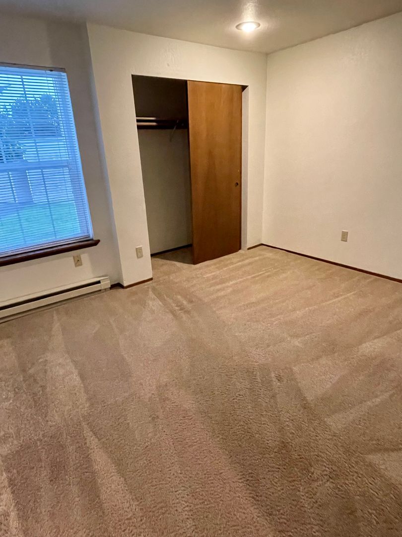 2717 Moore St. - # 2 - Bellingham - Washington - 2 bed, 1 bath rental property