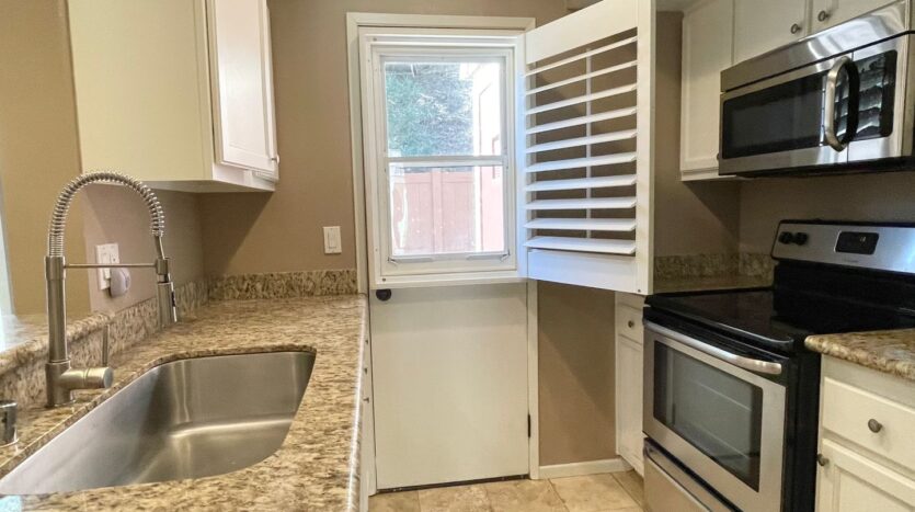 27466 Country Glen Rd  - Agoura Hills - California - 3 bed, 1.5 bath rental property