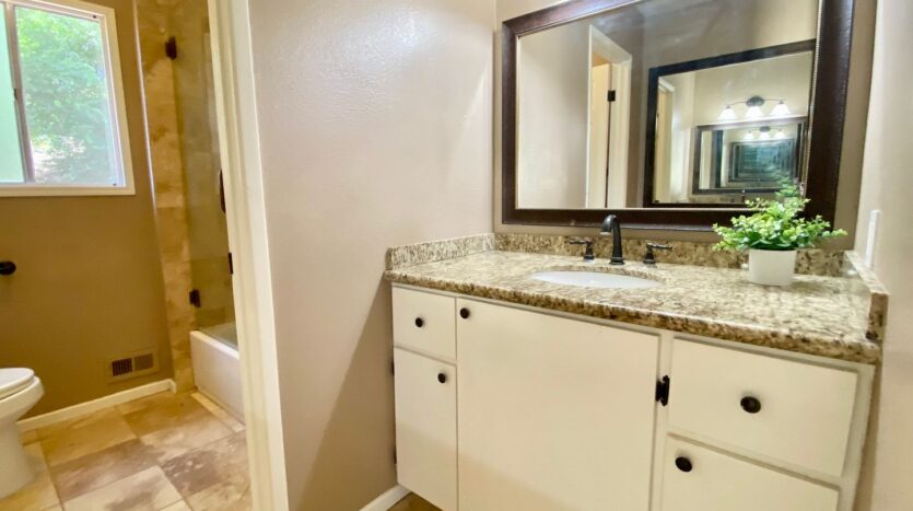 27466 Country Glen Rd  - Agoura Hills - California - 3 bed, 1.5 bath rental property