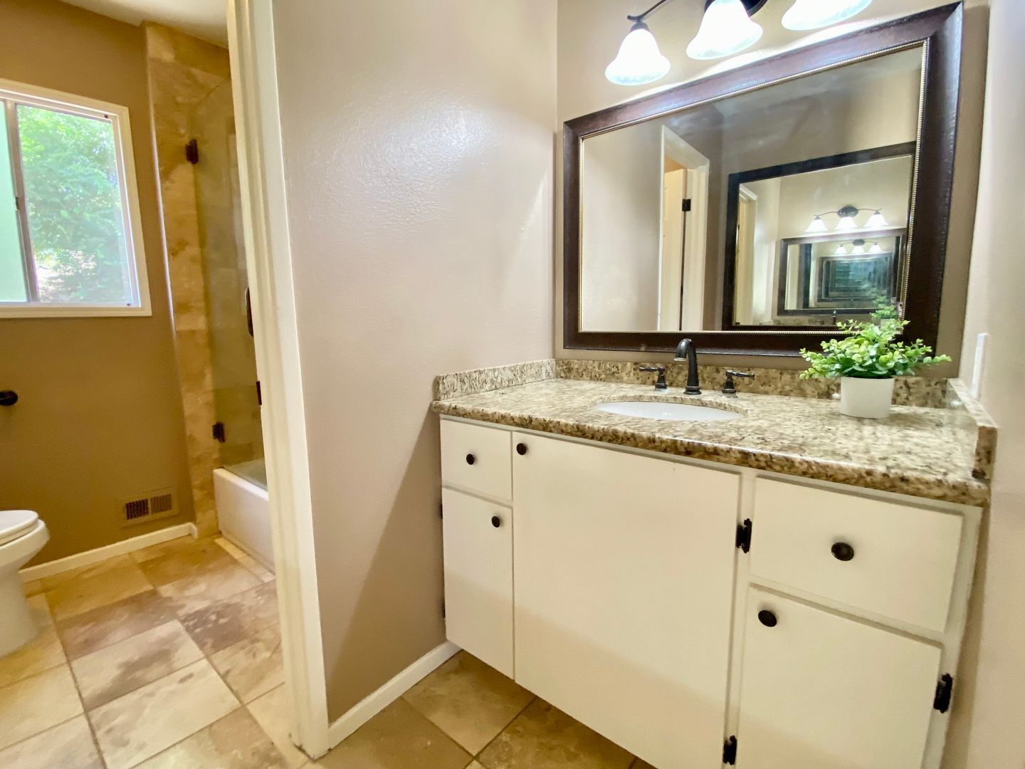 27466 Country Glen Rd  - Agoura Hills - California - 3 bed, 1.5 bath rental property