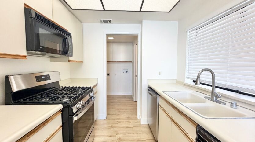 28200 Landau - 02 - Cathedral City - California - 2 bed, 2.5 bath rental property