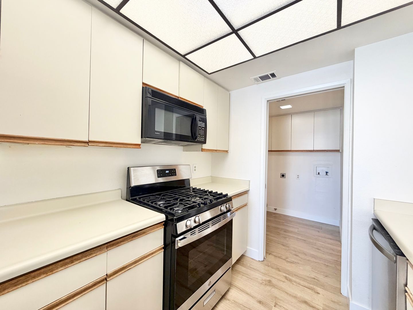 28200 Landau - 02 - Cathedral City - California - 2 bed, 2.5 bath rental property