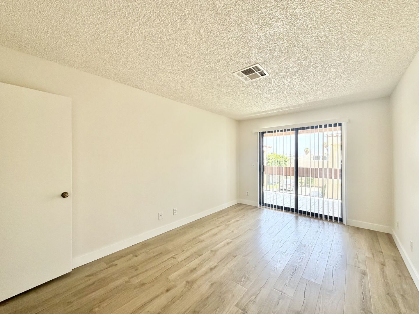 28200 Landau - 02 - Cathedral City - California - 2 bed, 2.5 bath rental property