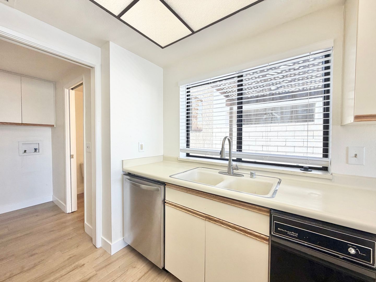 28200 Landau - 02 - Cathedral City - California - 2 bed, 2.5 bath rental property