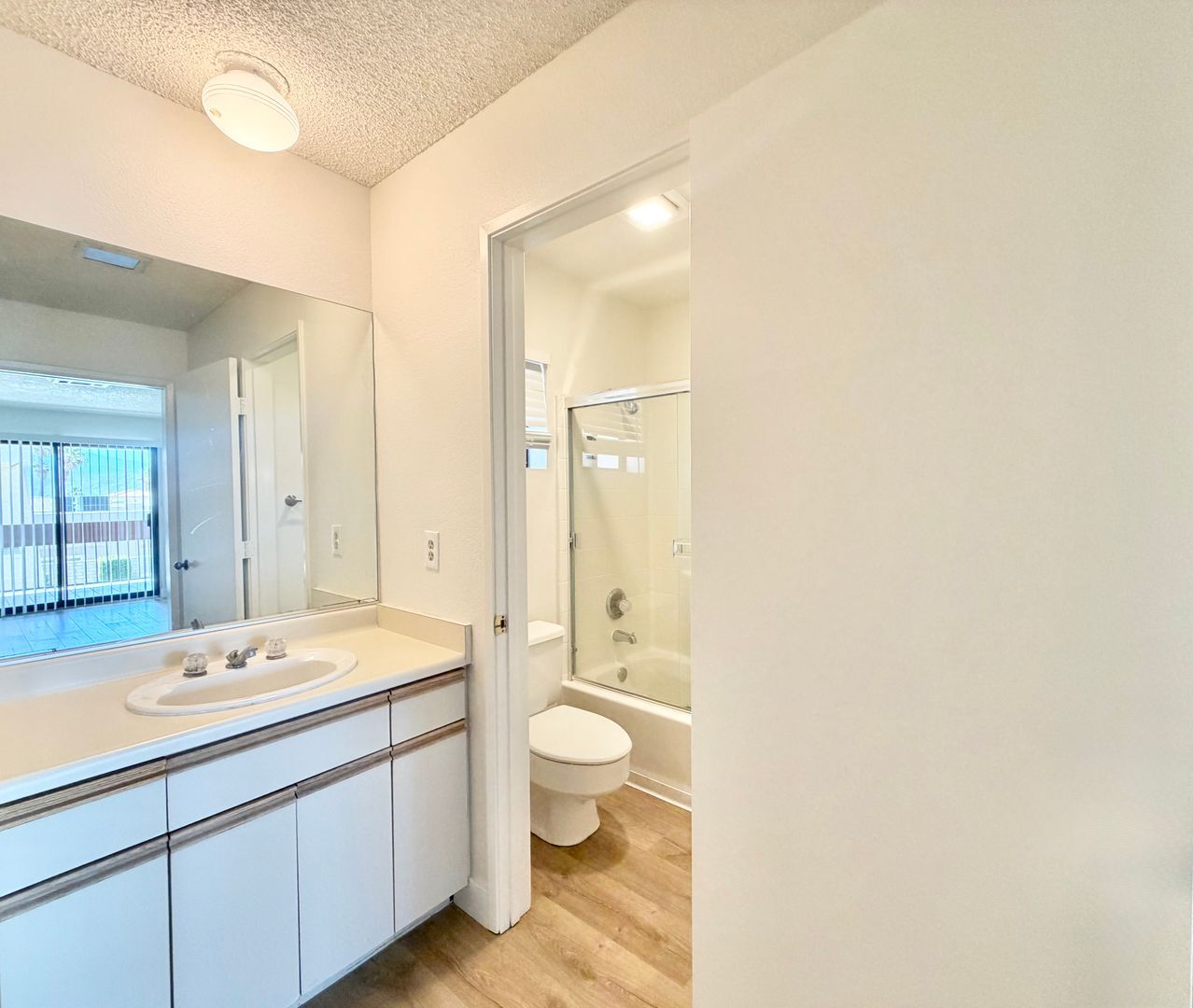 28200 Landau - 02 - Cathedral City - California - 2 bed, 2.5 bath rental property