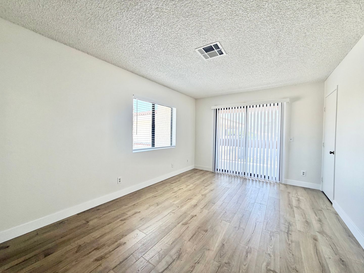 28200 Landau - 02 - Cathedral City - California - 2 bed, 2.5 bath rental property