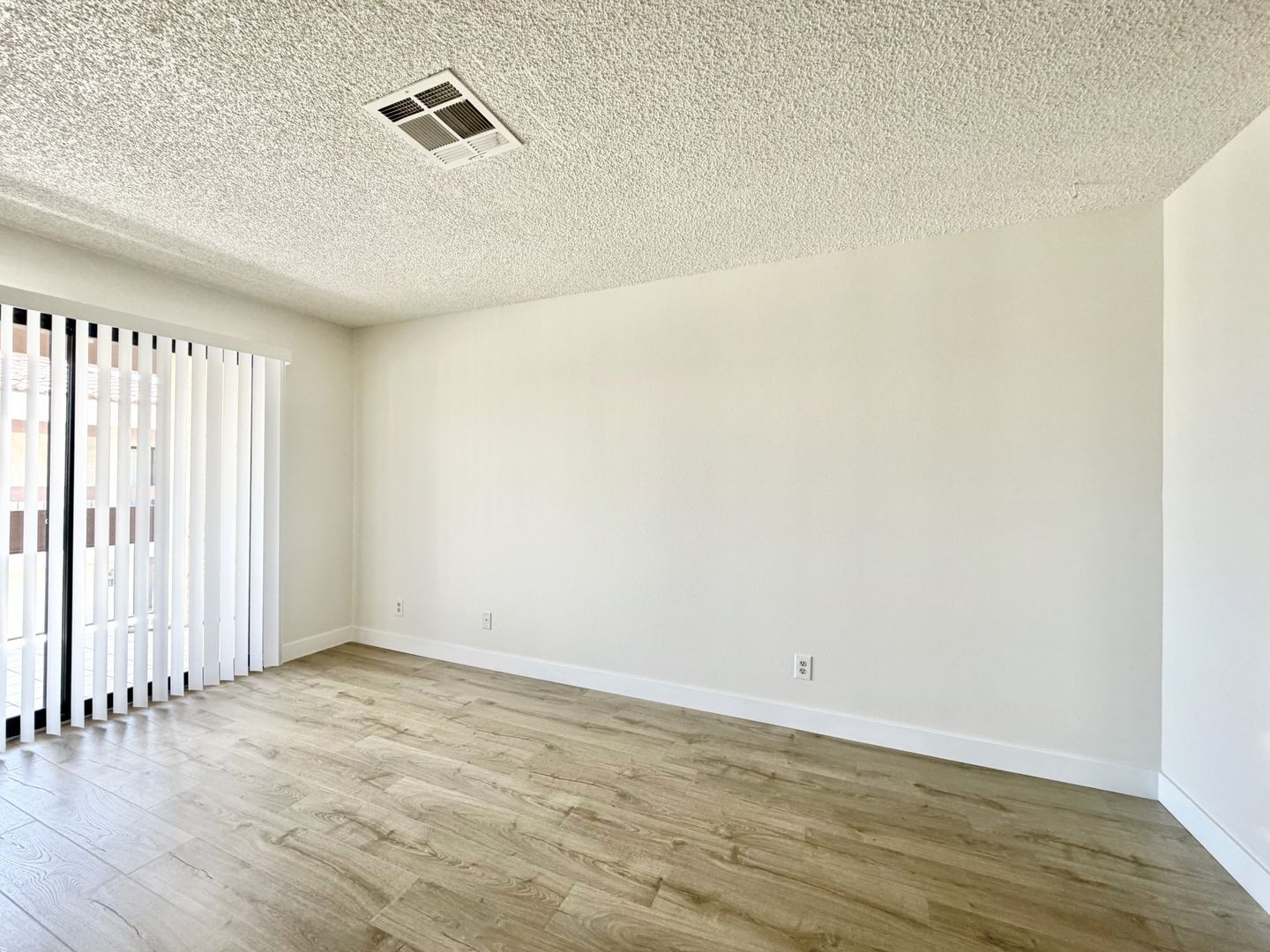 28200 Landau - 02 - Cathedral City - California - 2 bed, 2.5 bath rental property