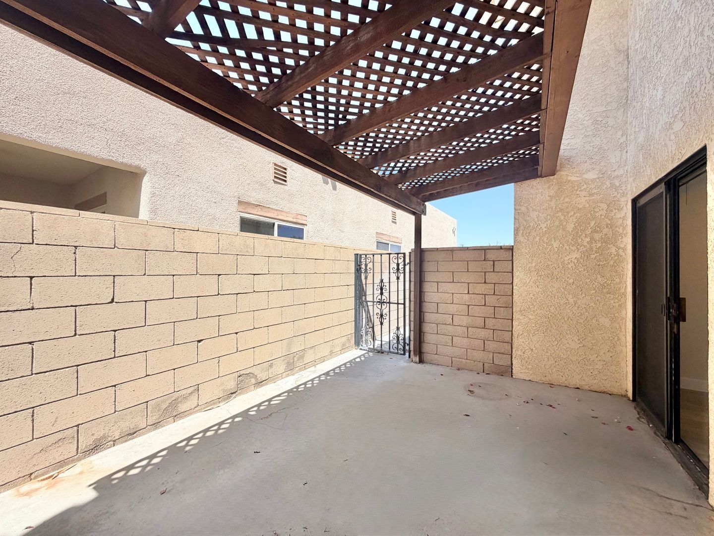 28200 Landau - 02 - Cathedral City - California - 2 bed, 2.5 bath rental property