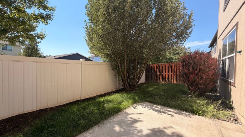 2988 SW Indian Circle - Redmond - Oregon - 3 bed, 2.5 bath rental property