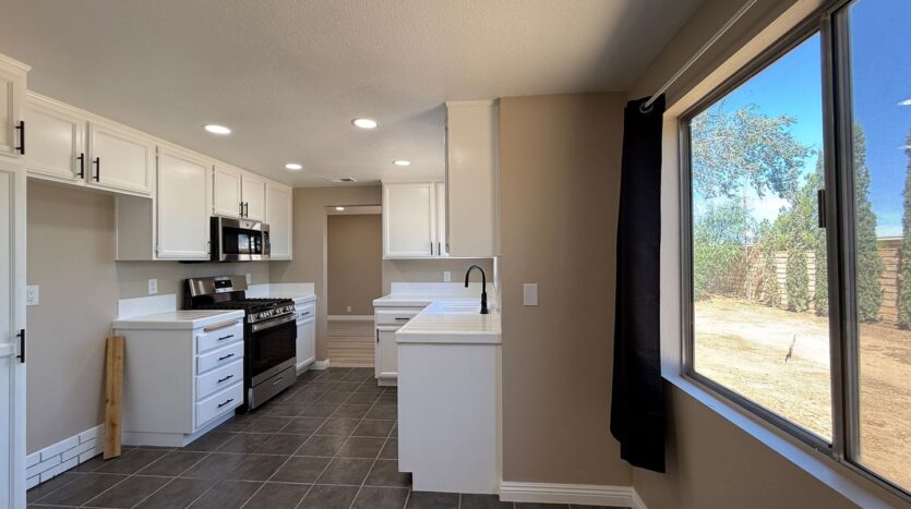 317 Camino Real Ave - Palmdale - California - 4 bed, 3 bath rental property