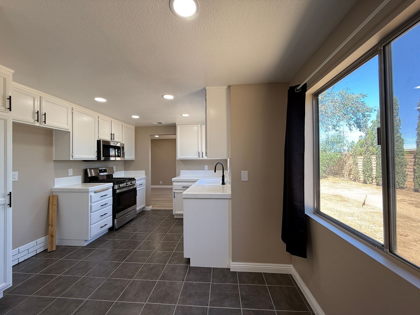 317 Camino Real Ave - Palmdale - California - 4 bed, 3 bath rental property