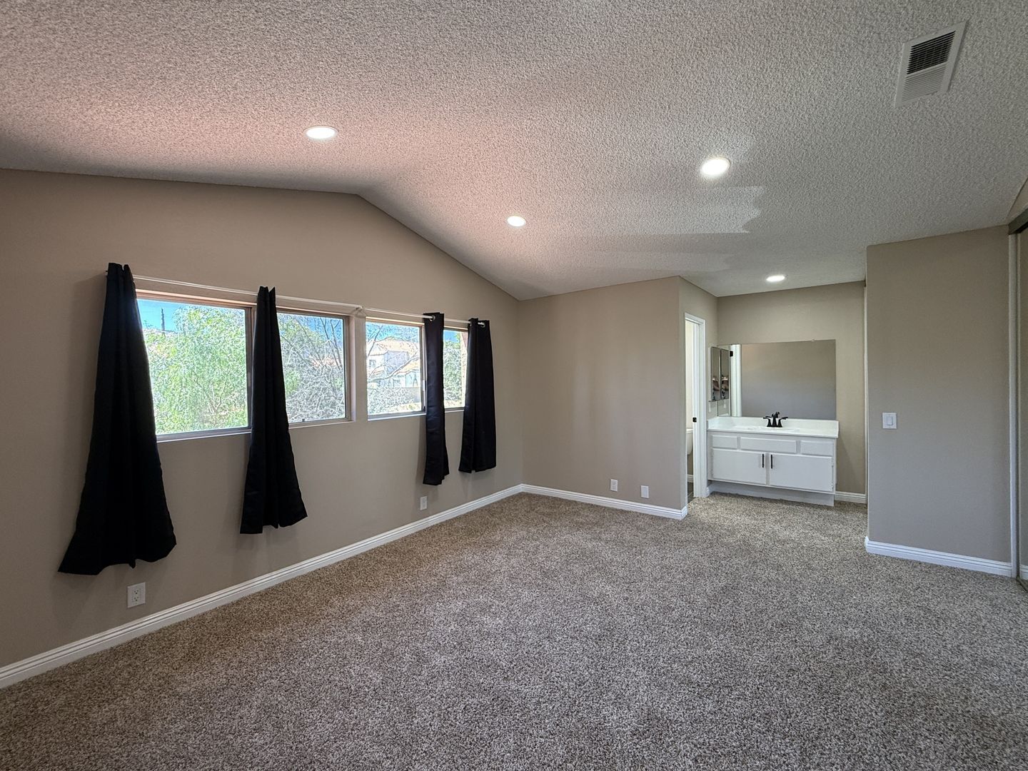 317 Camino Real Ave - Palmdale - California - 4 bed, 3 bath rental property