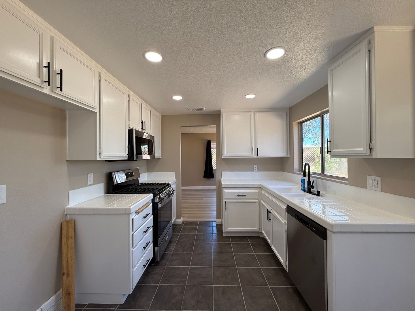 317 Camino Real Ave - Palmdale - California - 4 bed, 3 bath rental property