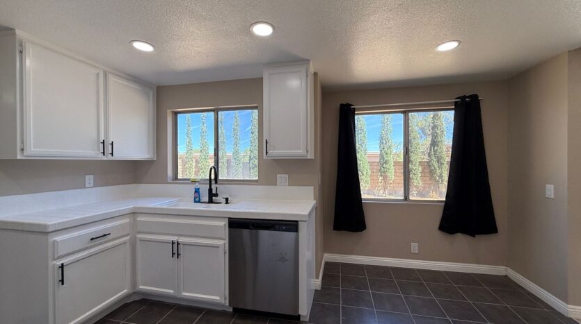 317 Camino Real Ave - Palmdale - California - 4 bed, 3 bath rental property