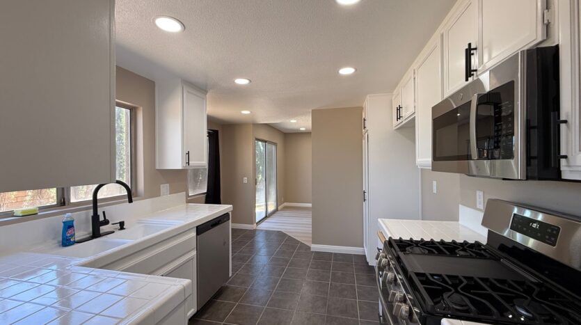 317 Camino Real Ave - Palmdale - California - 4 bed, 3 bath rental property
