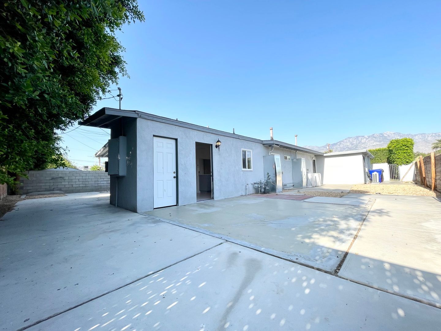 31890 Avenida La Paloma - Unit B - Cathedral City - California - 1 bed, 1 bath rental property