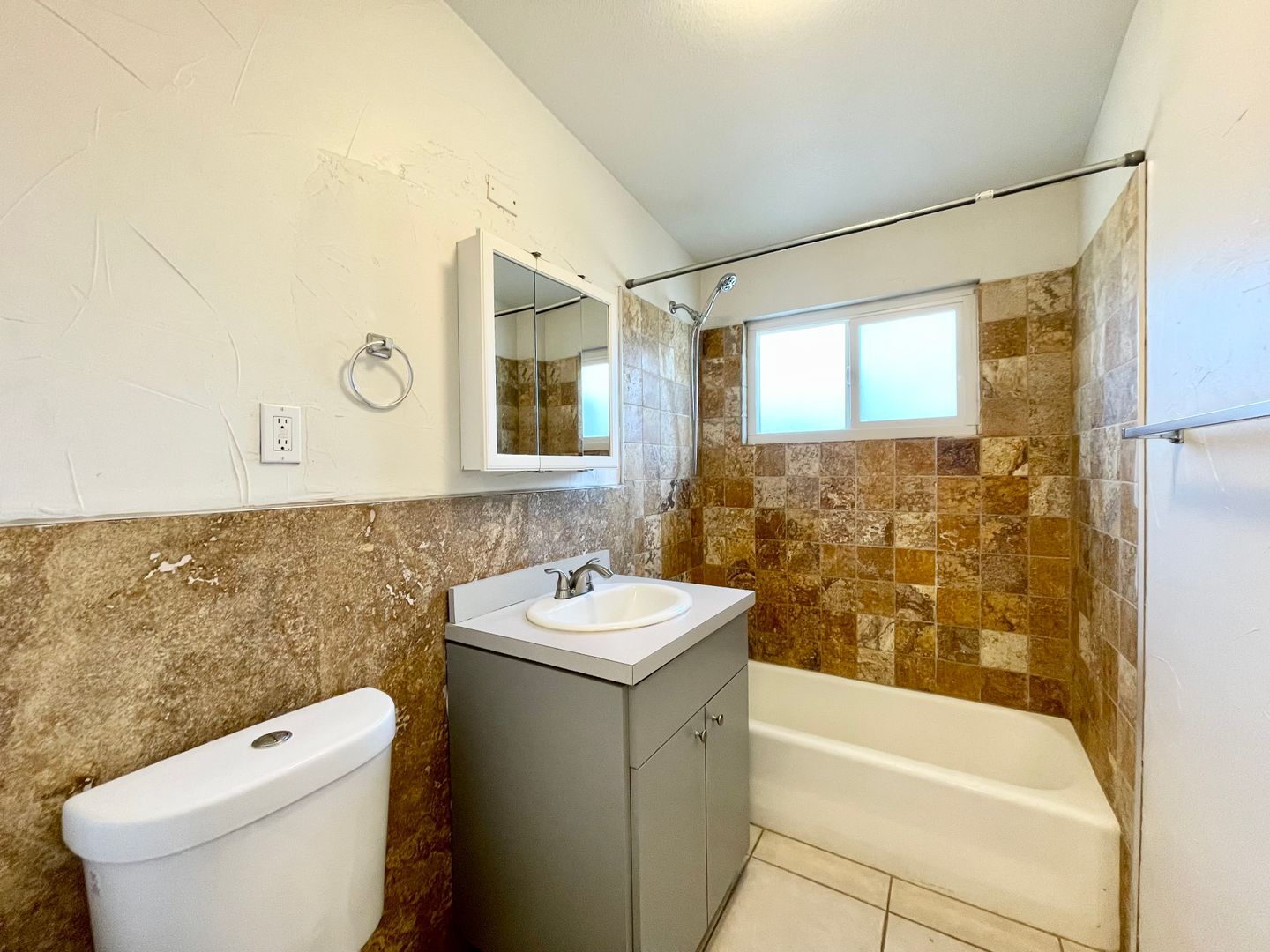 31890 Avenida La Paloma - Unit B - Cathedral City - California - 1 bed, 1 bath rental property