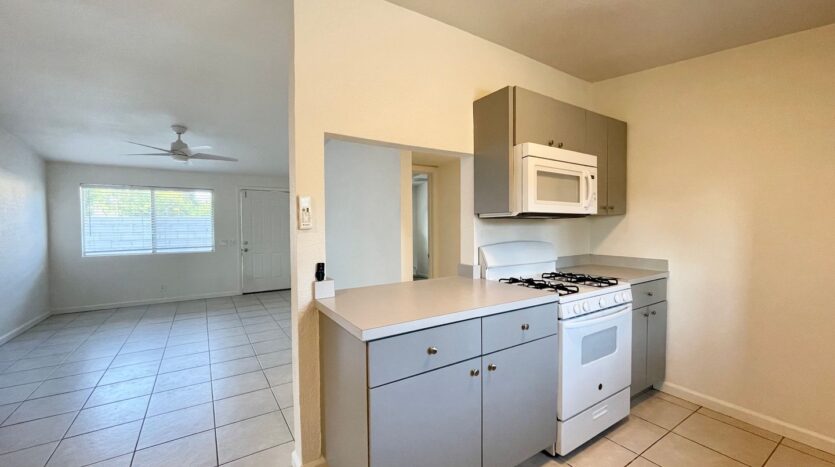 31890 Avenida La Paloma - Unit B - Cathedral City - California - 1 bed, 1 bath rental property