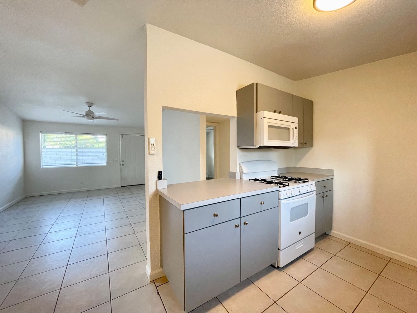 31890 Avenida La Paloma - Unit B - Cathedral City - California - 1 bed, 1 bath rental property