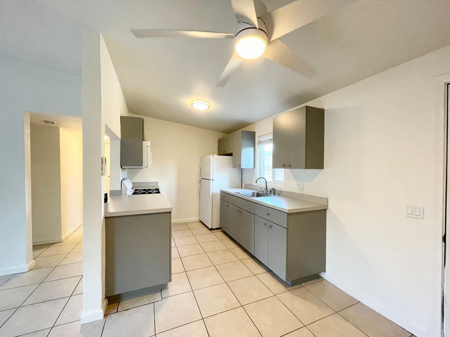 31890 Avenida La Paloma - Unit B - Cathedral City - California - 1 bed, 1 bath rental property