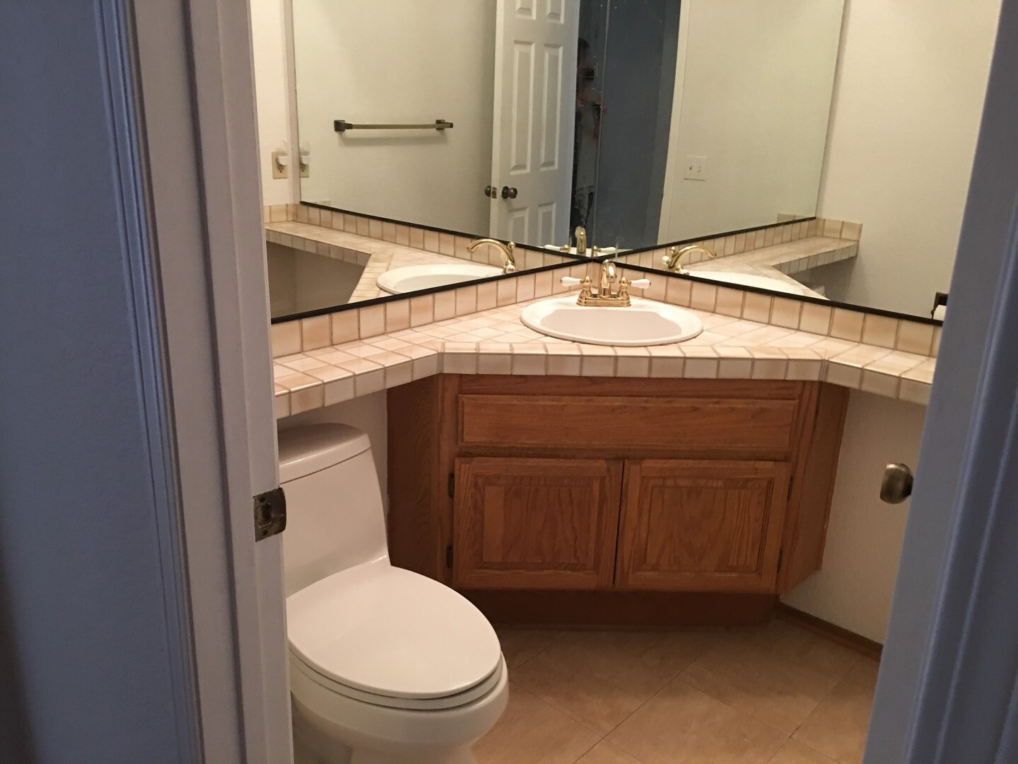 3317 Vista Rocosa - Escondido - California - 4 bed, 2.5 bath rental property