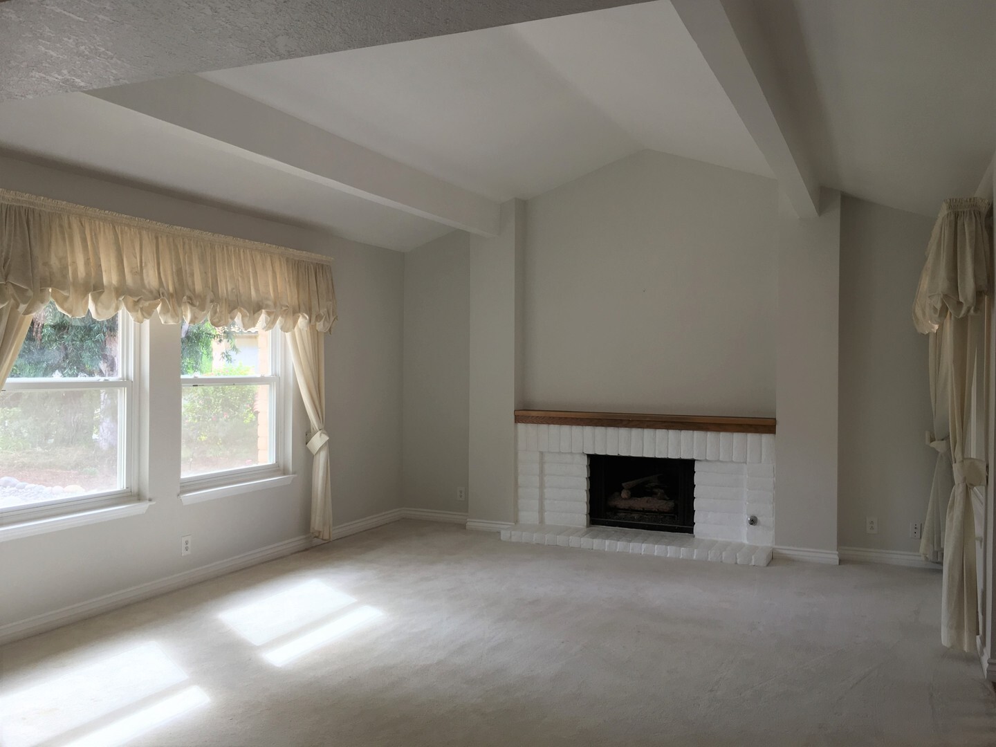 3317 Vista Rocosa - Escondido - California - 4 bed, 2.5 bath rental property