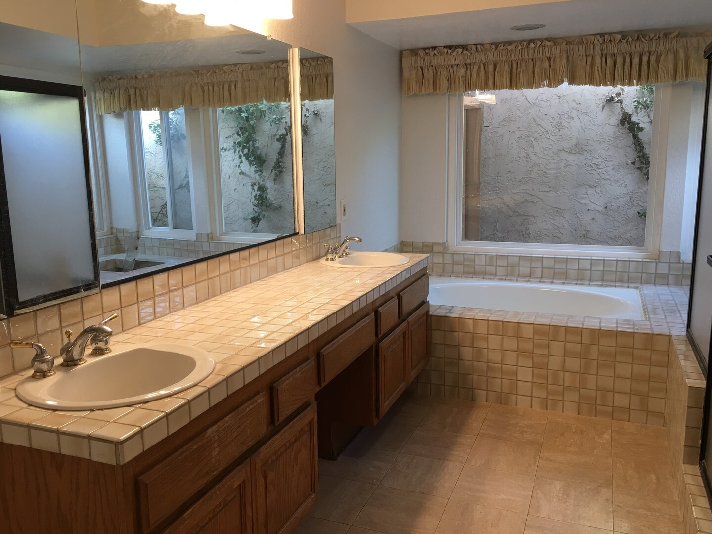 3317 Vista Rocosa - Escondido - California - 4 bed, 2.5 bath rental property