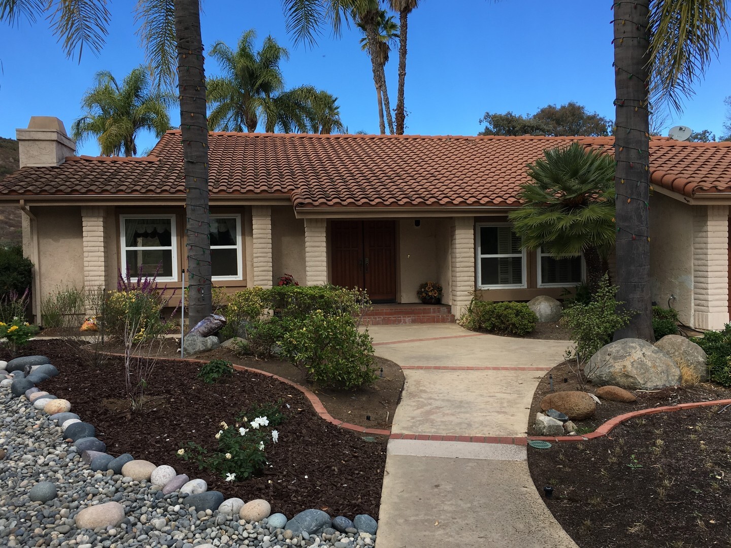 3317 Vista Rocosa - Escondido - California - 4 bed, 2.5 bath rental property