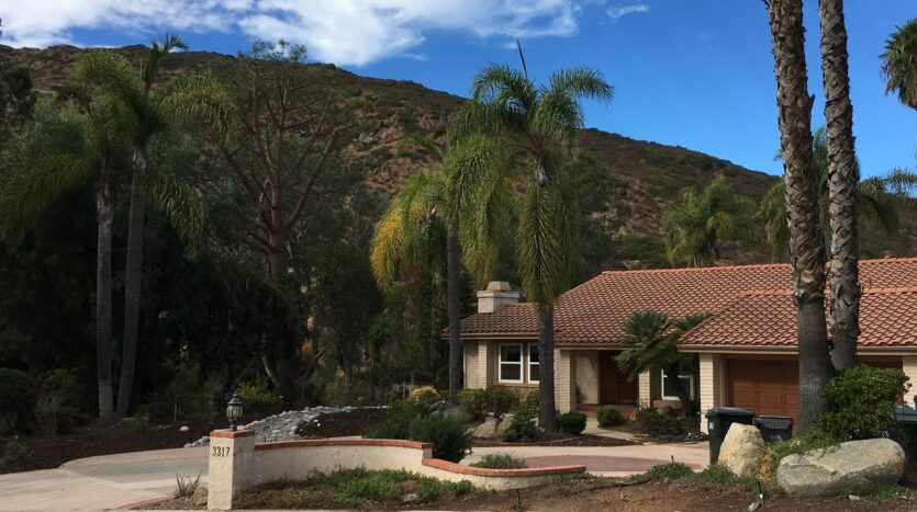 3317 Vista Rocosa - Escondido - California - 4 bed, 2.5 bath rental property
