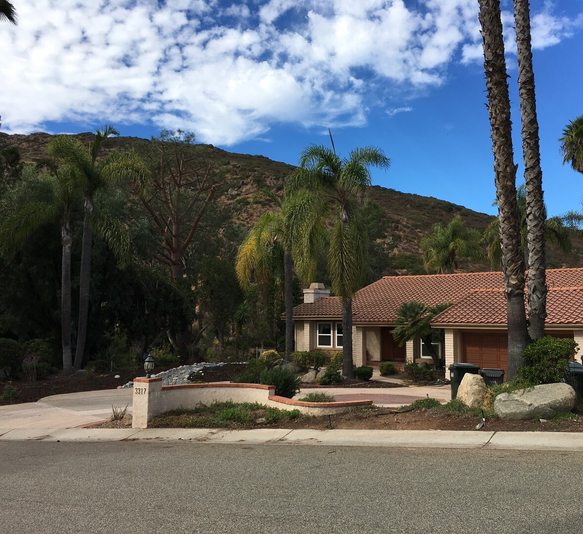 3317 Vista Rocosa - Escondido - California - 4 bed, 2.5 bath rental property
