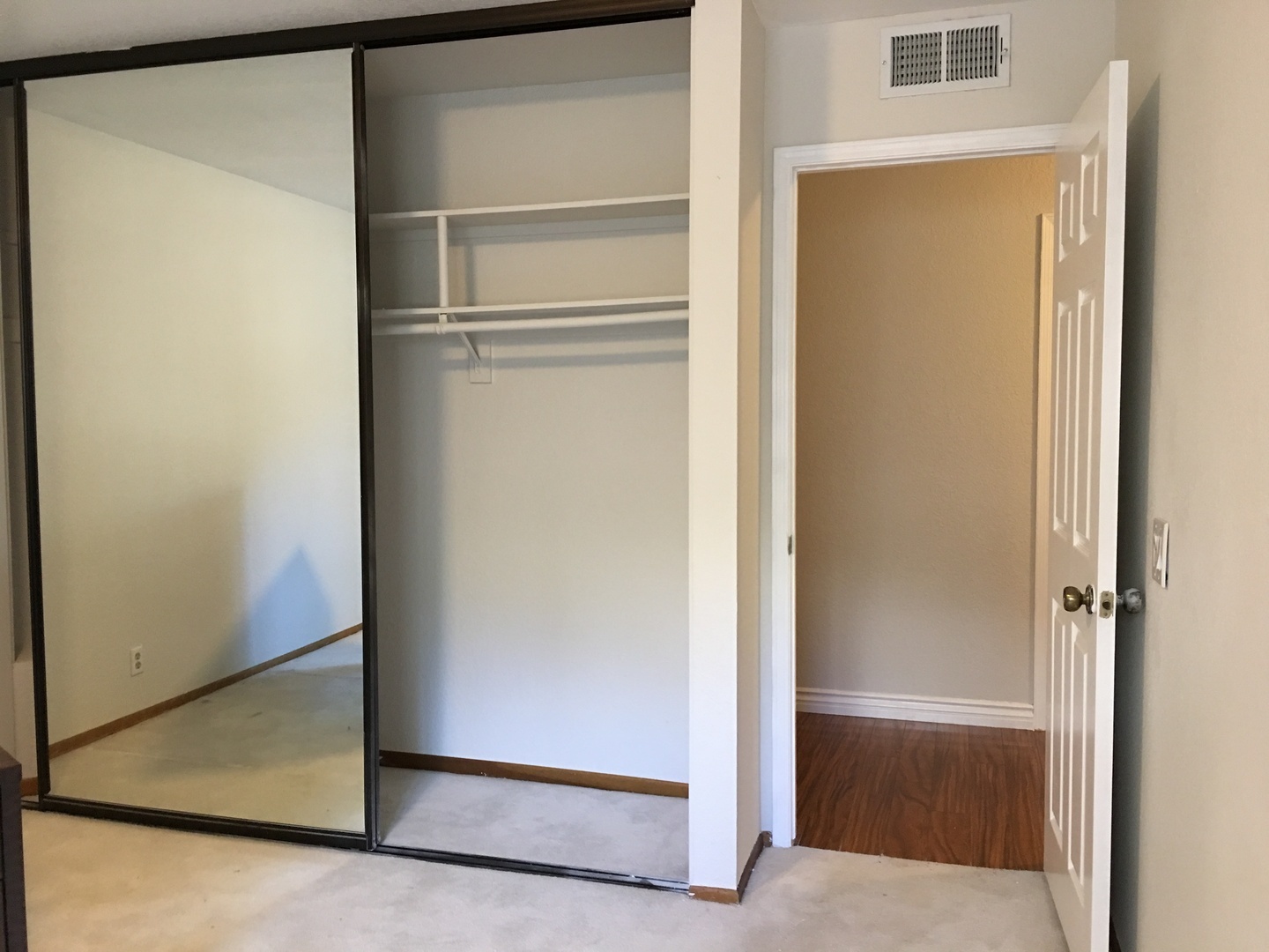 3317 Vista Rocosa - Escondido - California - 4 bed, 2.5 bath rental property