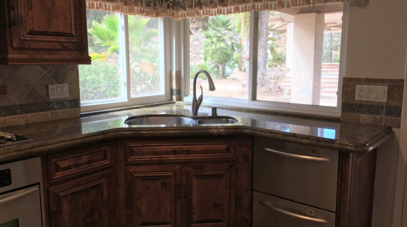 3317 Vista Rocosa - Escondido - California - 4 bed, 2.5 bath rental property