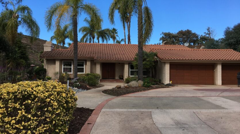 3317 Vista Rocosa - Escondido - California - 4 bed, 2.5 bath rental property