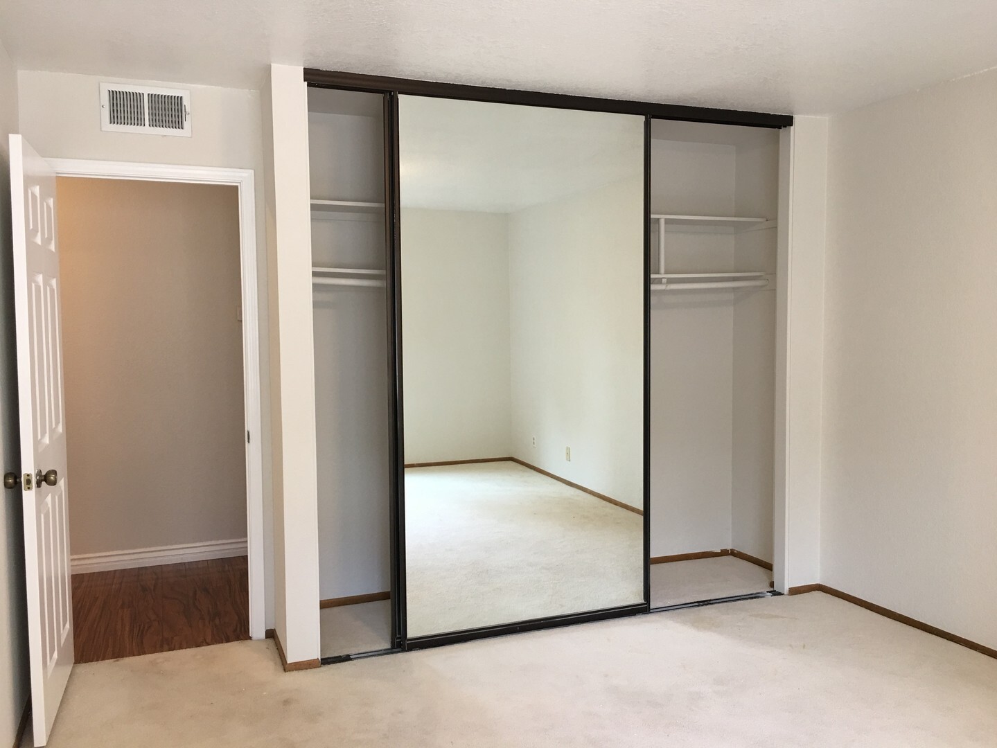 3317 Vista Rocosa - Escondido - California - 4 bed, 2.5 bath rental property