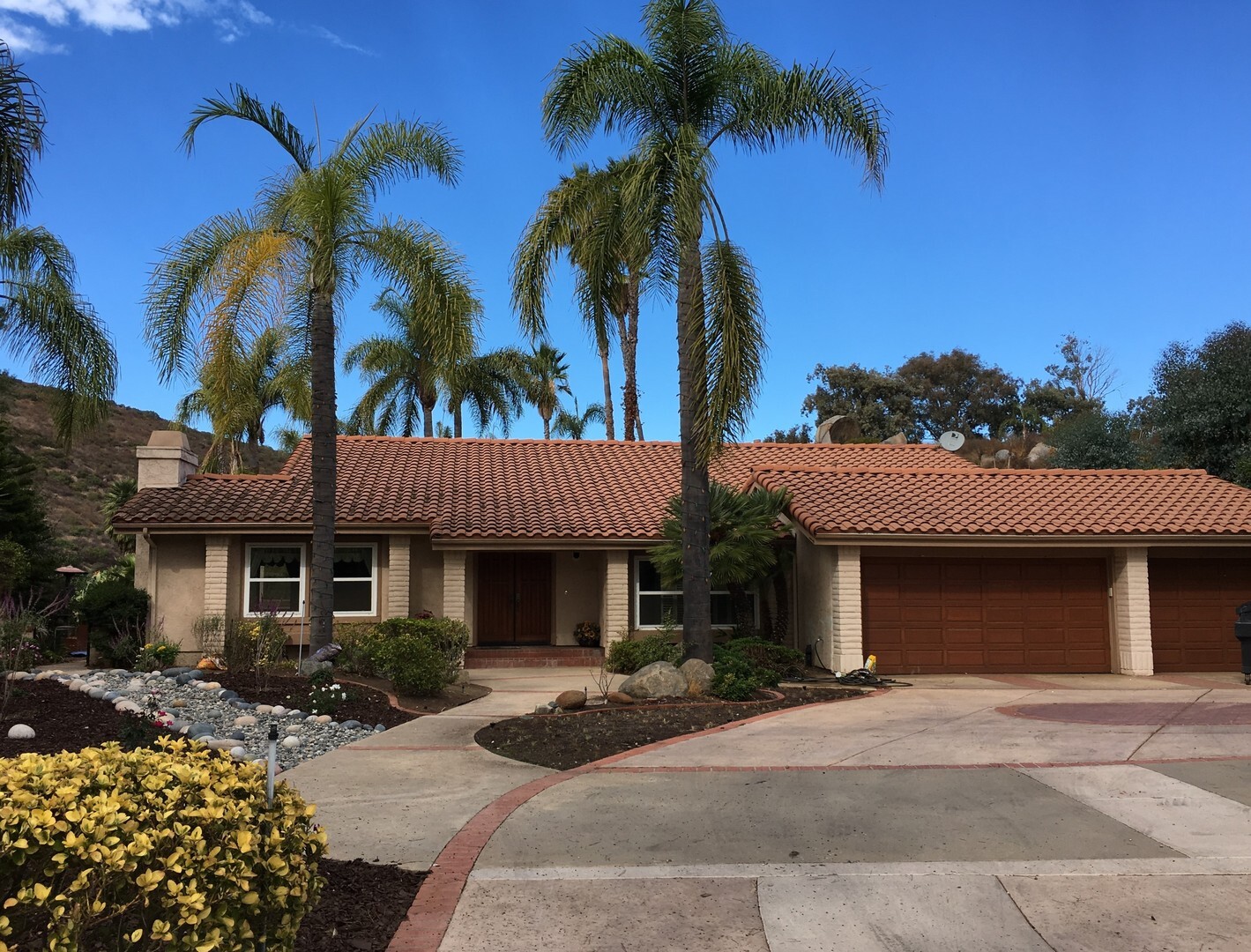 3317 Vista Rocosa - Escondido - California - 4 bed, 2.5 bath rental property