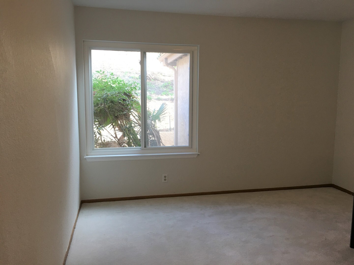 3317 Vista Rocosa - Escondido - California - 4 bed, 2.5 bath rental property