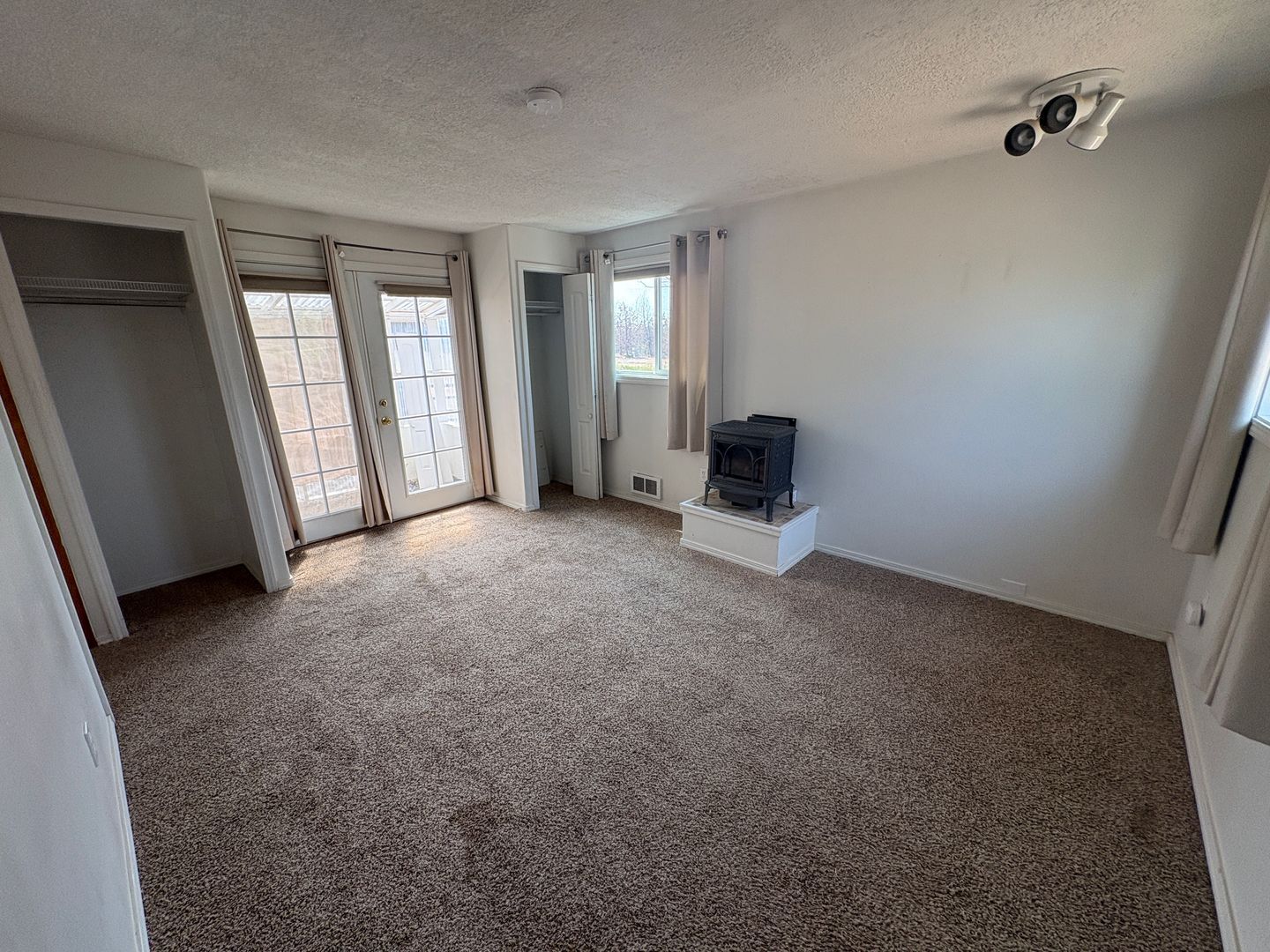 333 SW 35th Street - Redmond - Oregon - 3 bed, 2 bath rental property