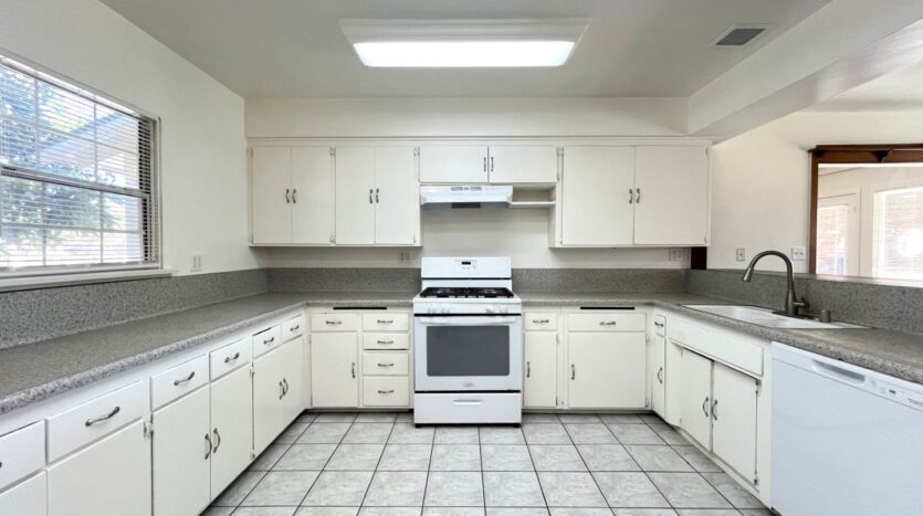 3438 Maine Avenue - Baldwin Park - California - 3 bed, 2 bath rental property