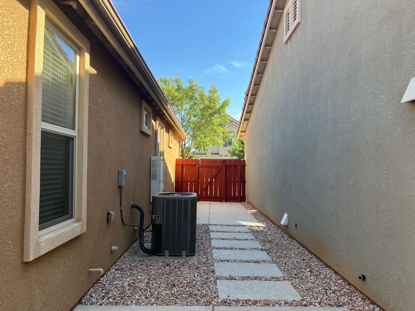 3449 Sussex Avenue - Clovis - California - 3 bed, 2 bath rental property