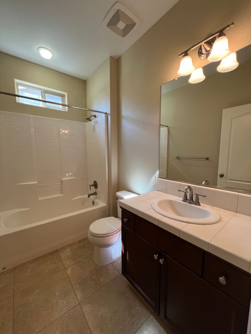3449 Sussex Avenue - Clovis - California - 3 bed, 2 bath rental property