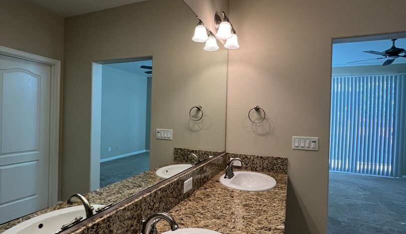 3449 Sussex Avenue - Clovis - California - 3 bed, 2 bath rental property