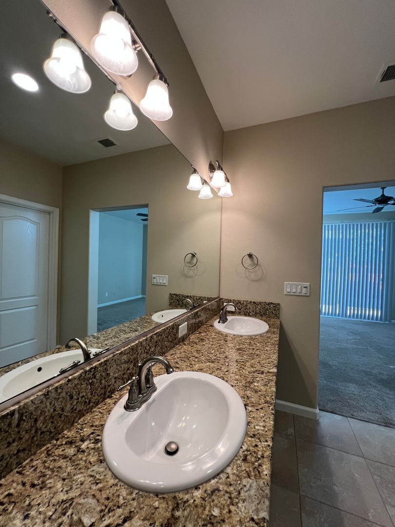 3449 Sussex Avenue - Clovis - California - 3 bed, 2 bath rental property