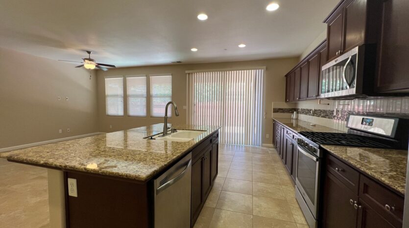 3449 Sussex Avenue - Clovis - California - 3 bed, 2 bath rental property