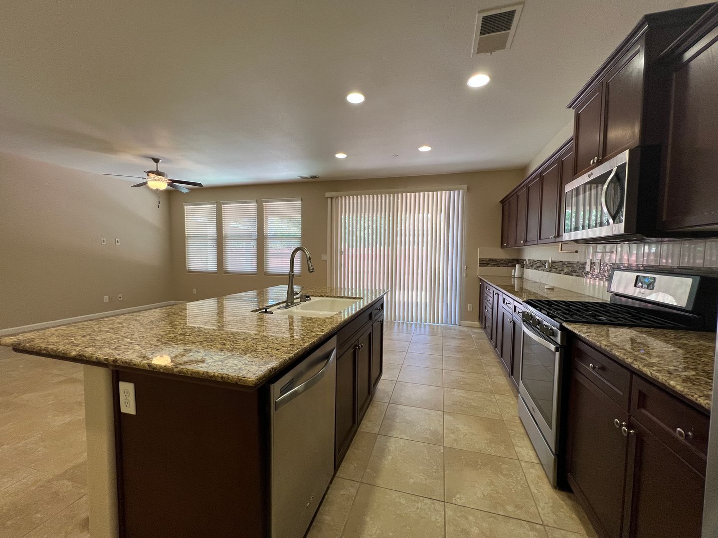 3449 Sussex Avenue - Clovis - California - 3 bed, 2 bath rental property