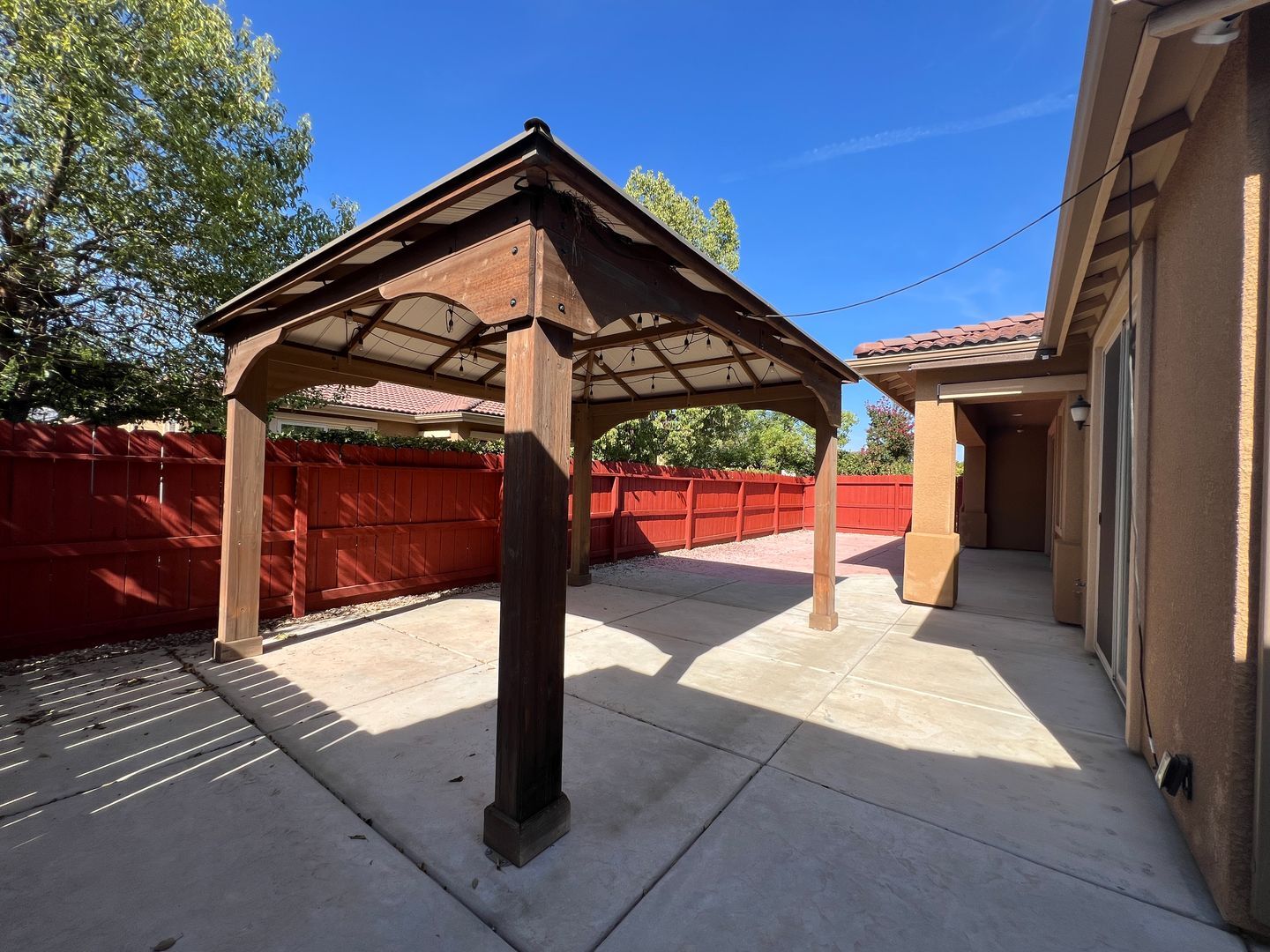 3449 Sussex Avenue - Clovis - California - 3 bed, 2 bath rental property