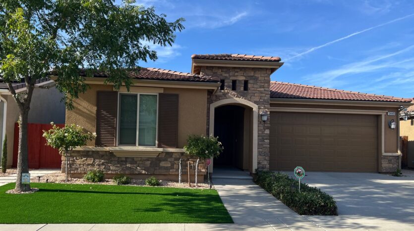 3449 Sussex Avenue - Clovis - California - 3 bed, 2 bath rental property